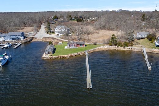 Detached House in South Kingstown, Washington County