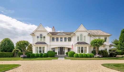 Detached House in Water Mill, Suffolk County