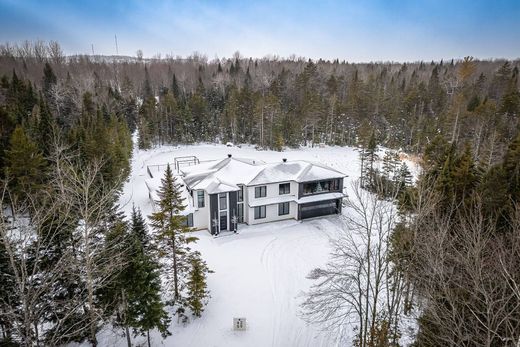 Detached House in Ascot Corner, Estrie