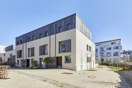 Semidetached House in Luxembourg, Ville de Luxembourg