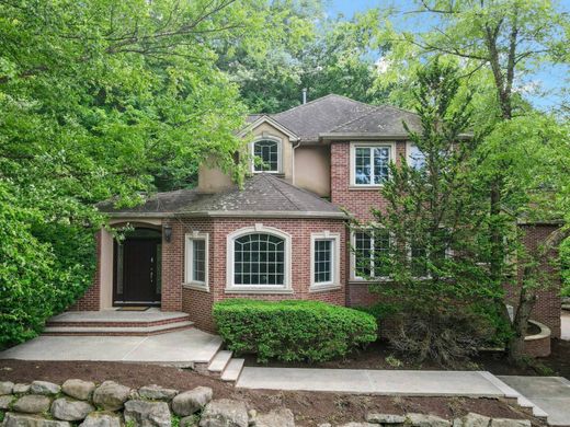 Luxury home in Ringwood, Passaic County