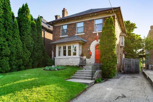 Dom jednorodzinny w Toronto, Ontario