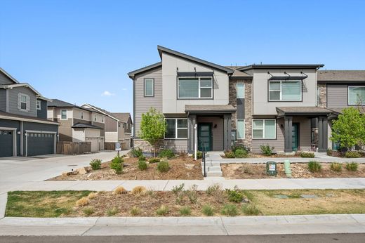 Townhouse in Aurora, Adams County