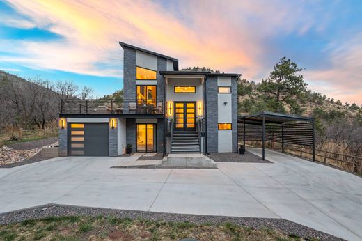 Detached House in Manitou Springs, El Paso County