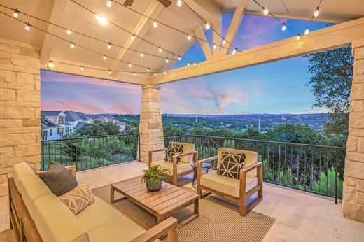 Detached House in Briarcliff, Travis County