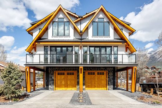 Таунхаус, Canmore, Alberta