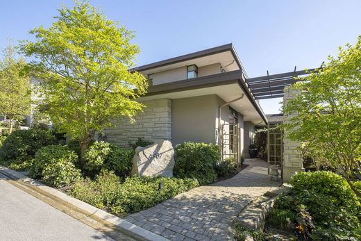 Mehrfamilienhaus zu verkaufen in West Vancouver