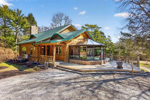 Detached House in Bourne, Barnstable County