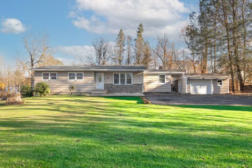 Detached House in New Milford, Litchfield County