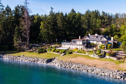 Detached House in North Saanich, Capital Regional District