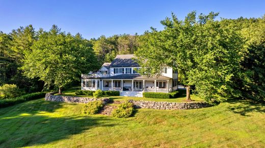 Detached House in Tyringham, Berkshire County