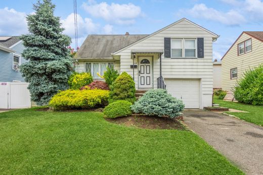 Detached House in Linden, Union County