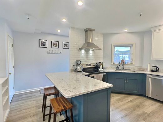 Apartment / Etagenwohnung in Lebanon, Grafton County