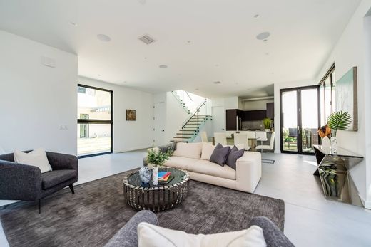 Detached House in West Hollywood, Los Angeles County
