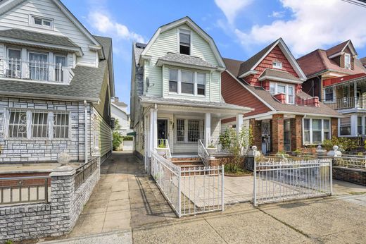 Detached House in Brooklyn, Kings County