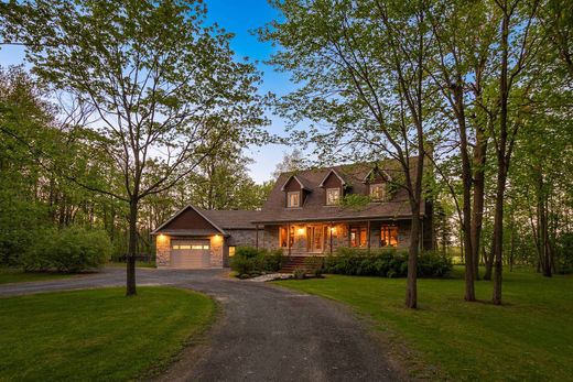 Casa Unifamiliare a Carignan, Montérégie