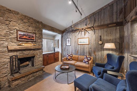 Luxury home in Wilson, Teton County