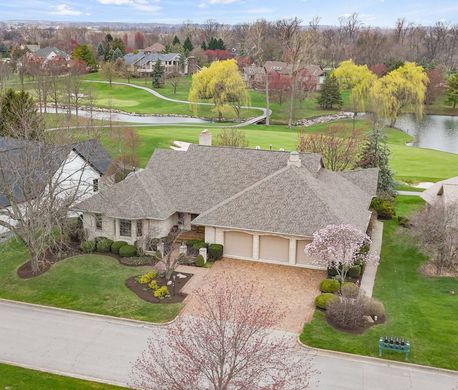 Villa in Fort Wayne, Allen County
