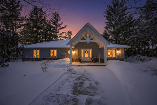 Casa en Wasaga Beach, Ontario