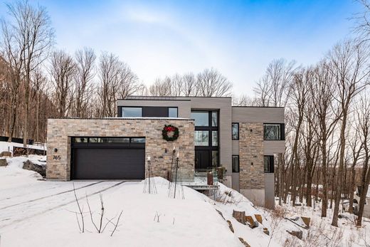 Detached House in Mont-Saint-Hilaire, Montérégie