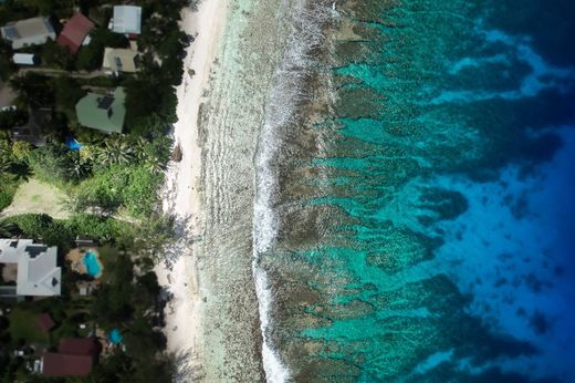 Terrain à Teavaro, Îles du Vent