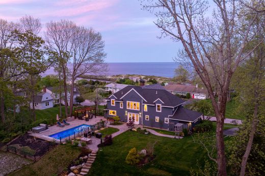 Detached House in Cape Elizabeth, Cumberland County