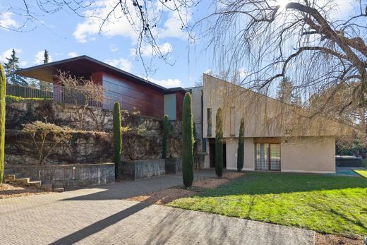 Detached House in Anières, Geneva