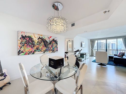 ﺷﻘﺔ ﻓﻲ Aventura, Miami-Dade County