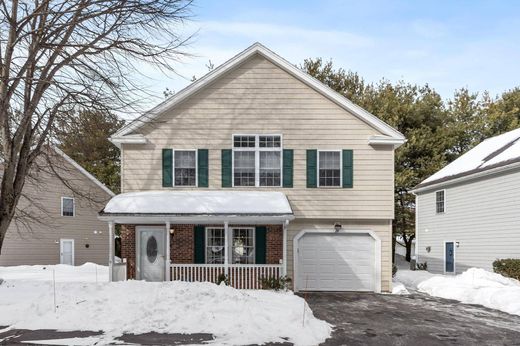 Townhouse in Tewksbury, Middlesex County