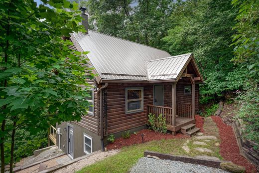 Detached House in Lenoir, Caldwell County