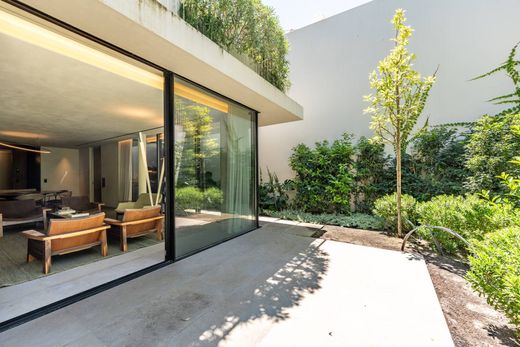 Duplex a Lisbona, Lisbon