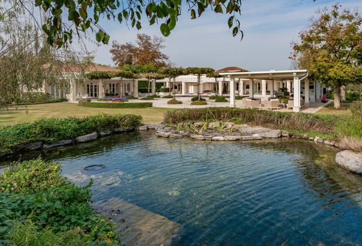 Country House in Baẕra, Central District