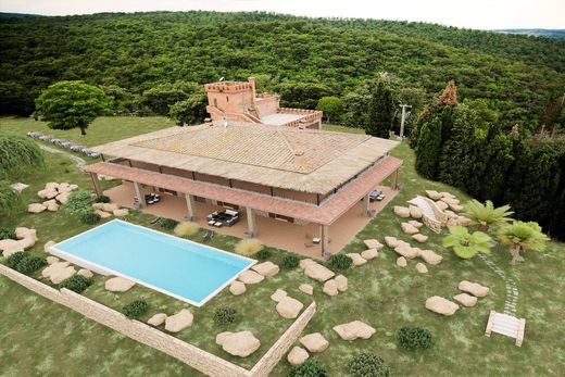 Detached House in Trequanda, Province of Siena