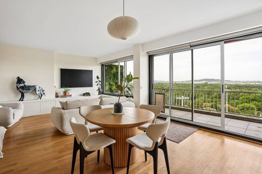 Apartment in La Muette, Auteuil, Porte Dauphine, Paris
