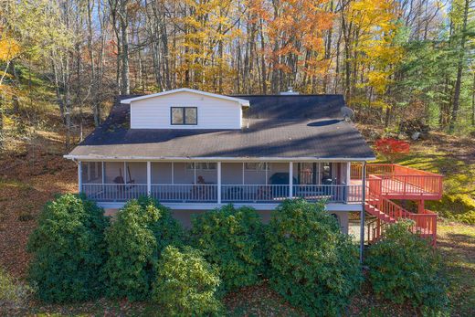 Elk Park, Avery Countyの一戸建て住宅