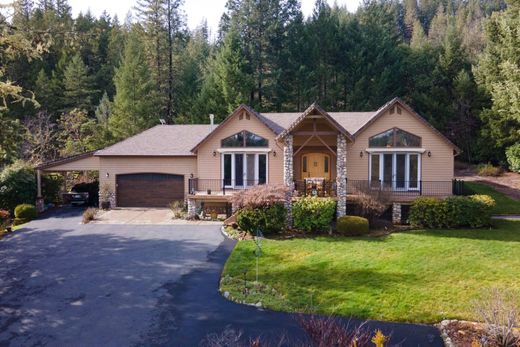 Luxury home in Grants Pass, Josephine County