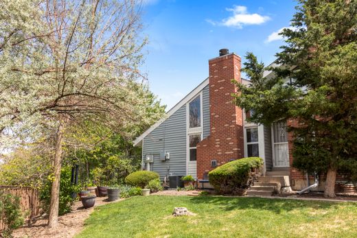 Apartment in Aurora, Adams County
