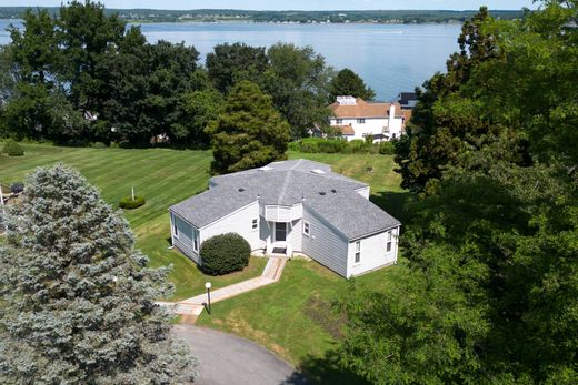 Vrijstaand huis in Portsmouth, Newport County