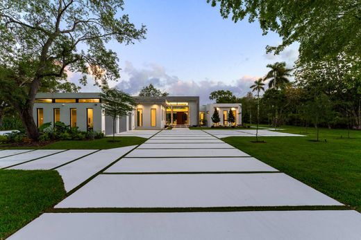 Luxury home in Miami Springs, Miami-Dade