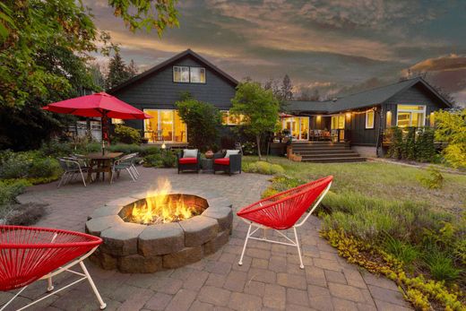 Luxury home in Bend, Deschutes County