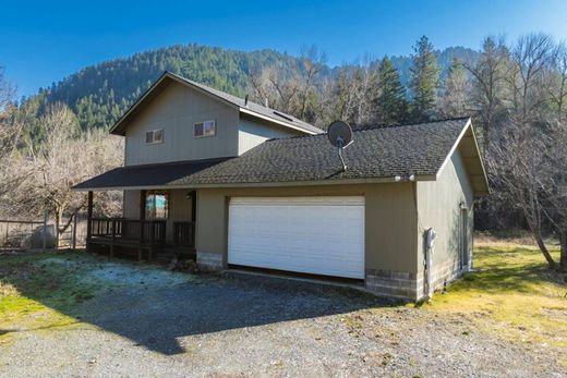 Luxury home in Wolf Creek, Josephine County