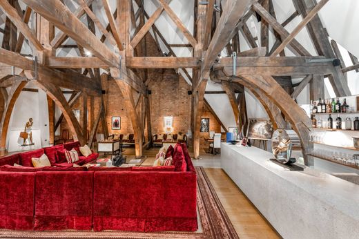 Duplex in London, Greater London