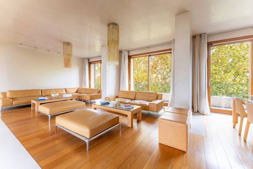 Apartment in Milan, Lombardy