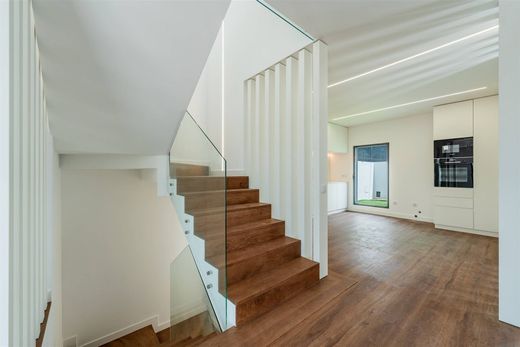 Yarɪ müstakil ev Oeiras, Distrito de Lisboa