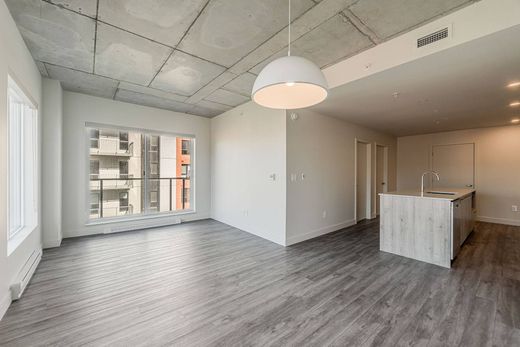 Apartment / Etagenwohnung in Saint-Laurent, City of Montréal