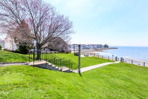 Apartment / Etagenwohnung in Milford, New Haven County