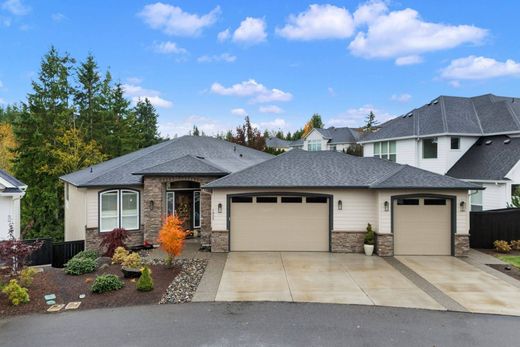 Luxury home in Camas, Clark County