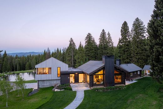 Luxury home in Wilson, Teton County