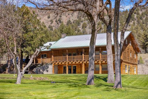Luxury home in Prineville, Crook County