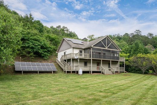 Detached House in Sylva, Jackson County